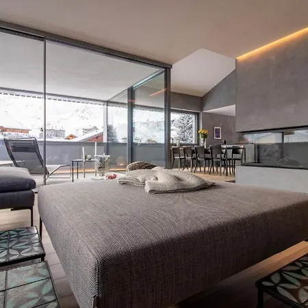 Three-bedroom Luxury Up To 6 Guests Apartment *